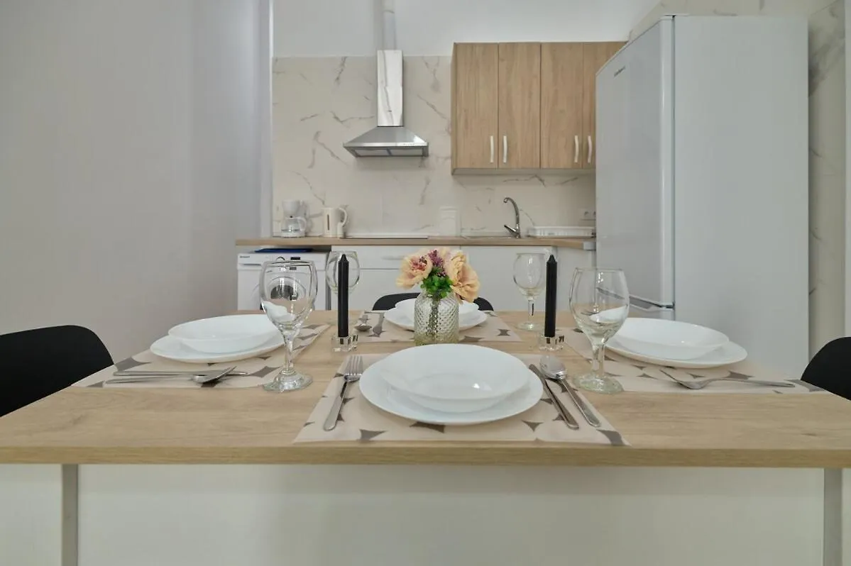Hasta Para 6 Viajeros, Luz Natural Cocina Equipada Algeciras